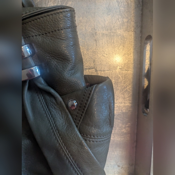 🫒 B.Makowsky Olive Green Leather Slouch Bag Trending Leopard Inside - Picture 13 of 15